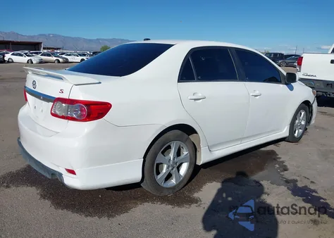 2011 Toyota Corolla S z USA, uszkodzony, nr VIN 2T1BU4EE0BC744618